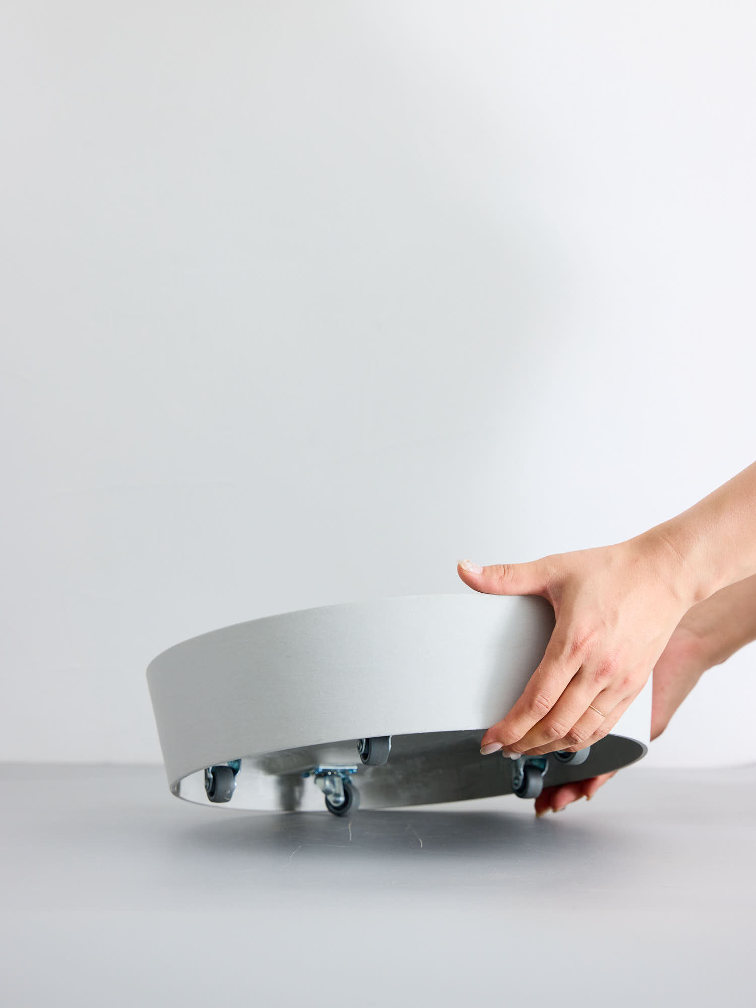 植木鉢 ECOPOTS Amsterdam キャスター付き鉢皿ホワイトグレー L Amazon.co.jp: ECOPOTS キャスター付き鉢皿 10号 12号